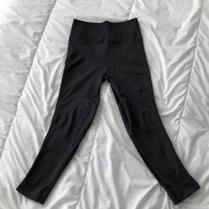 Lululemon size 6 charcoal grey pants